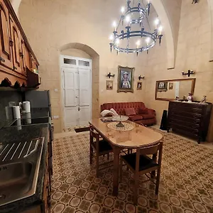 Cozy Corner House In - Authentic! , Valletta Malta